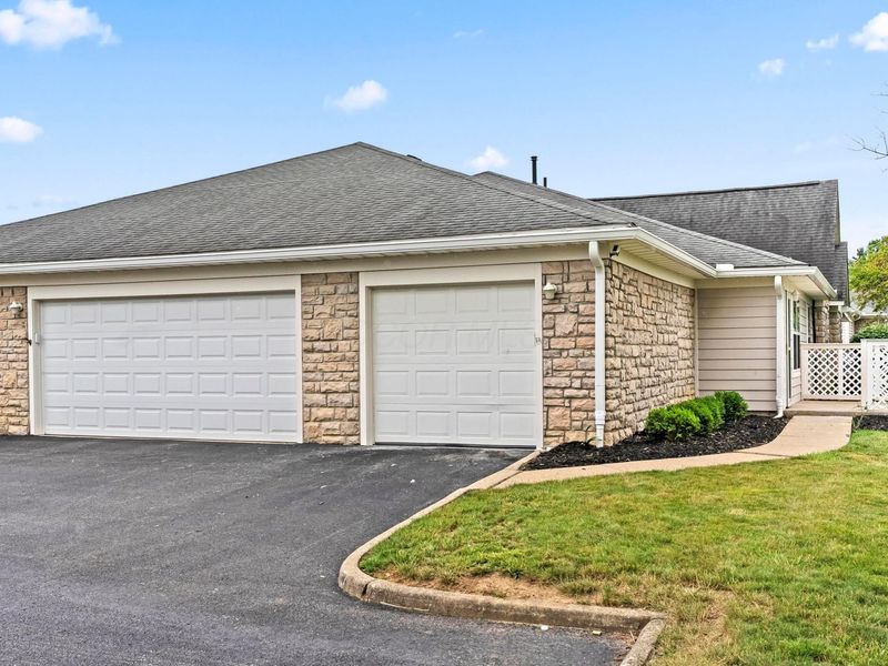 185 Groveport Pike, Unit 4C, Canal Winchester, OH 43110 Photo 2