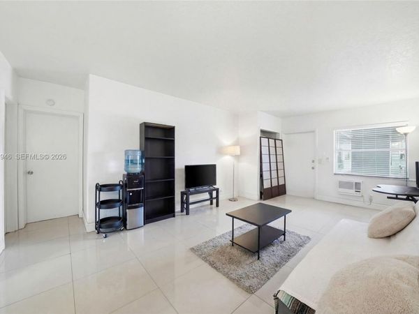 1100 NE 9th Ave , Unit 105, Fort Lauderdale, FL 33304