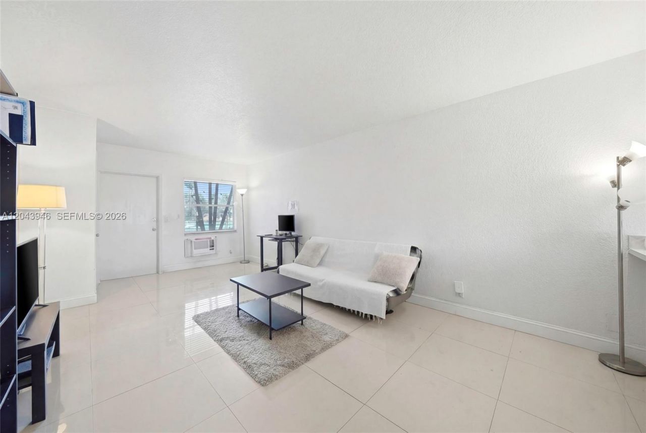 1100 NE 9th Ave , Unit 105, Fort Lauderdale, FL 33304 Photo