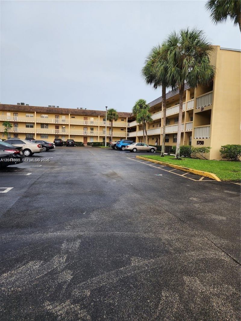 5750 NW 64th Ave , Unit 303, Tamarac, FL 33319 Photo
