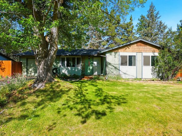 823 SE Polaris Court, Bend, OR 97702