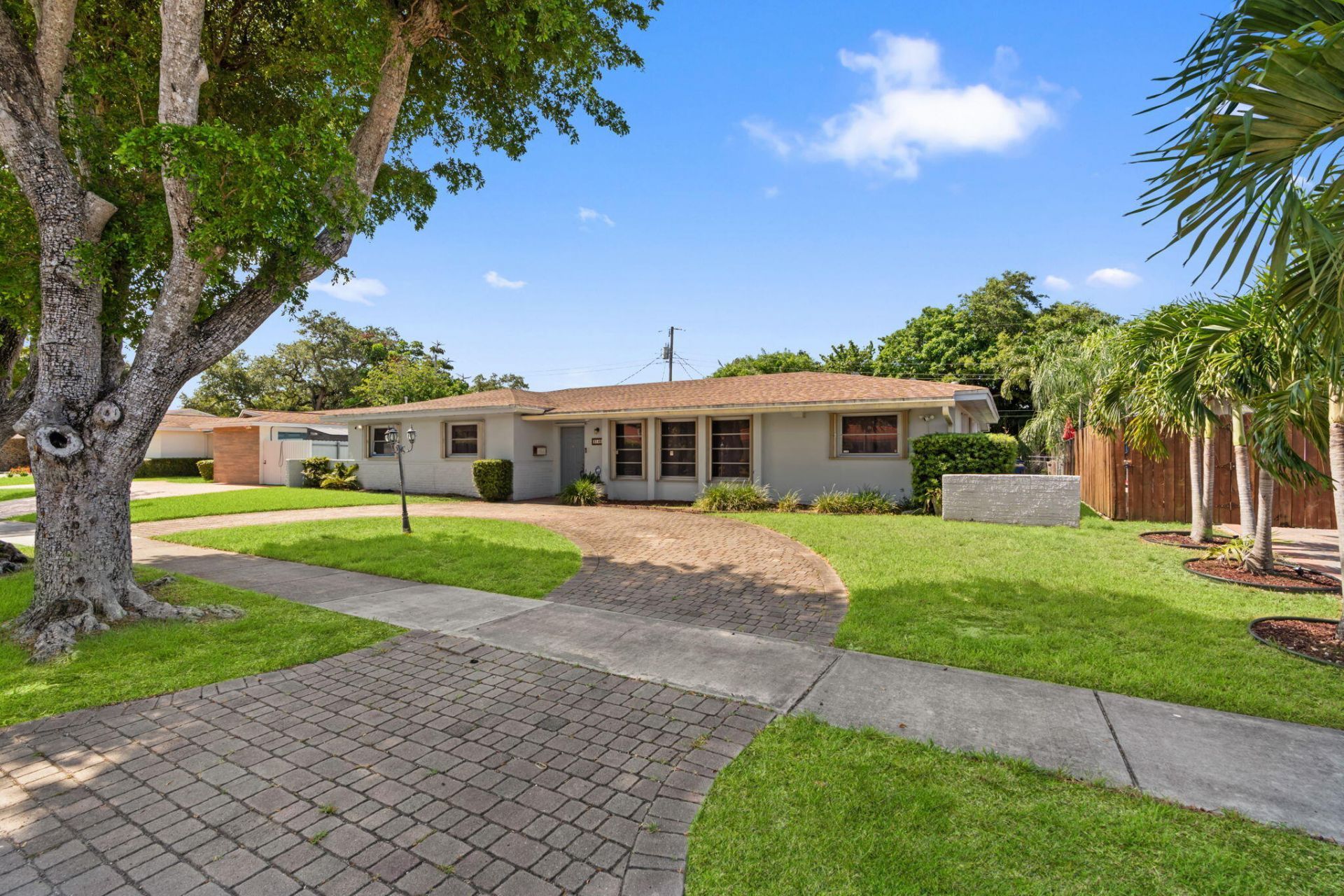 2140 NE 206th Street, Miami, FL 33179 Photo