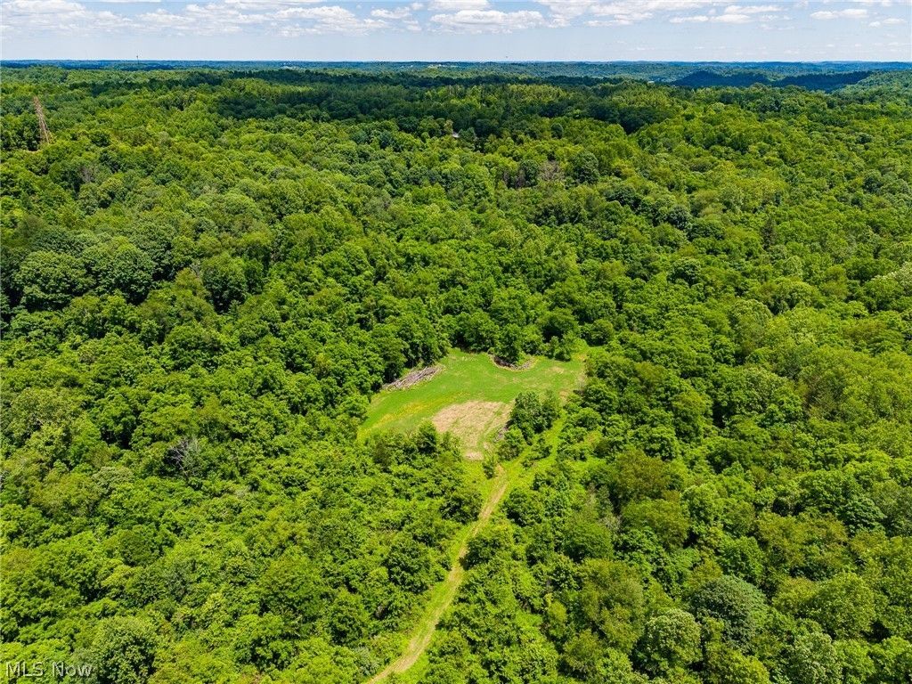 Stockdale Lane, Zanesville, OH 43701