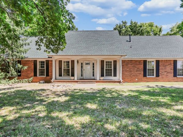 1761 HERITAGE DRIVE , Clarksville, TN 37043