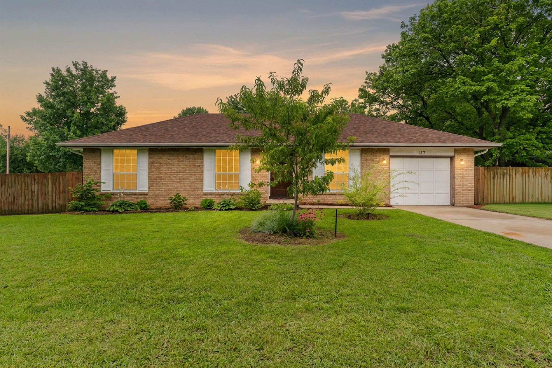 137 N Wynwood Avenue, Republic, MO 65738 Main Photo
