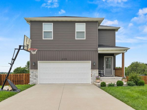 205 Great Plains Street , Nixa, MO 65714