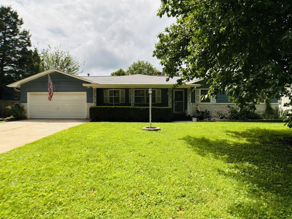 2049 S Brighton Drive, Springfield, MO 65804