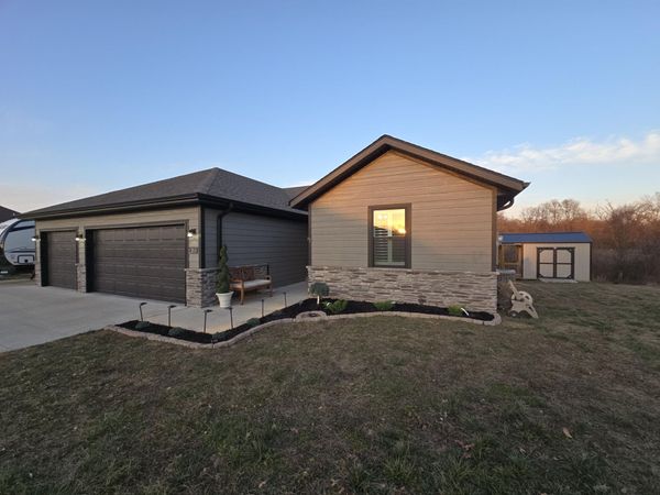 263 E Garnet Drive , Republic, MO 65738