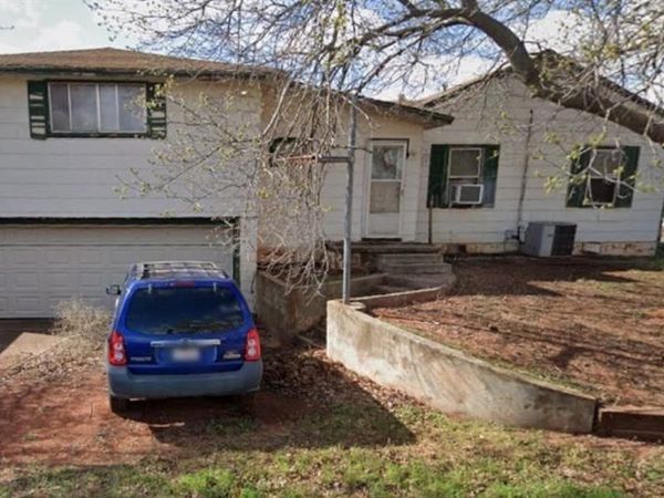 612 N 2nd Street, Sayre, OK 73662