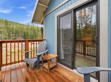 50676 Conifer Dr, Soda Springs, CA 95728 Photo