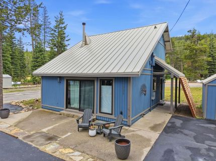 50676 Conifer Dr, Soda Springs, CA 95728 Photo