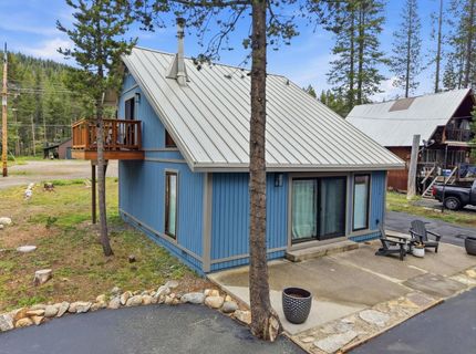 50676 Conifer Dr, Soda Springs, CA 95728 Photo