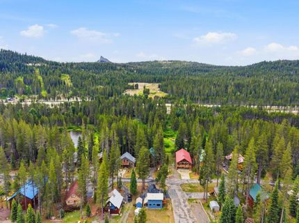 50676 Conifer Dr, Soda Springs, CA 95728 Photo