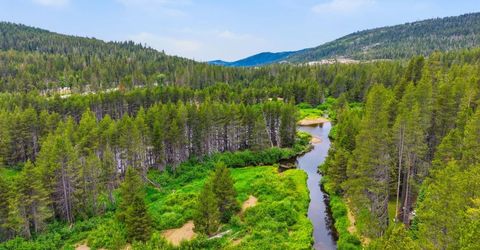 50676 Conifer Dr, Soda Springs, CA 95728 Photo