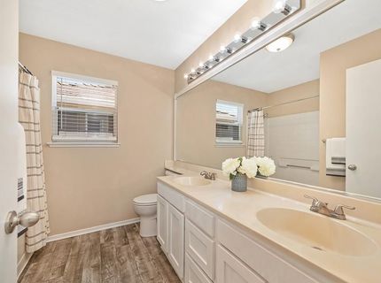 8749 White Cedar Ln, Elk Grove, CA 95758 Photo