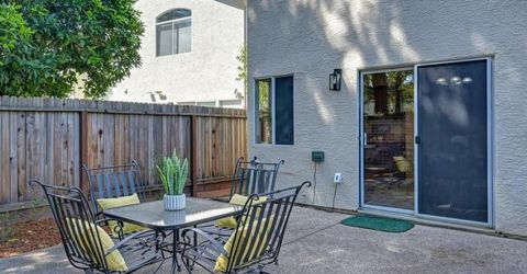 8749 White Cedar Ln, Elk Grove, CA 95758 Photo