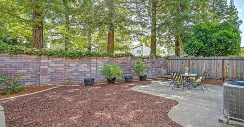 8749 White Cedar Ln, Elk Grove, CA 95758 Photo