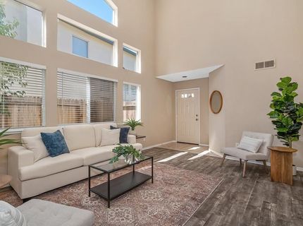 8749 White Cedar Ln, Elk Grove, CA 95758 Photo
