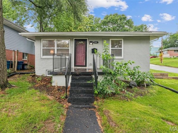 1501 Stockard Avenue , Richmond Heights, MO 63117