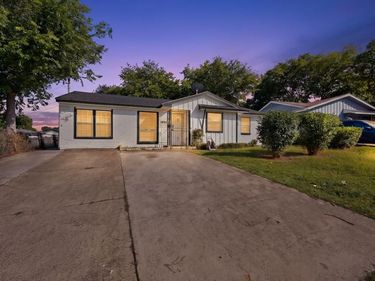 3846 Happy Canyon Drive, Dallas, TX 75241
