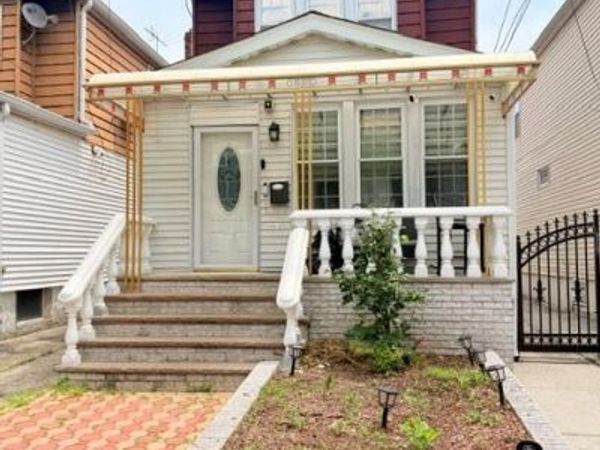 11537 114th Place , South Ozone Park, NY 11420