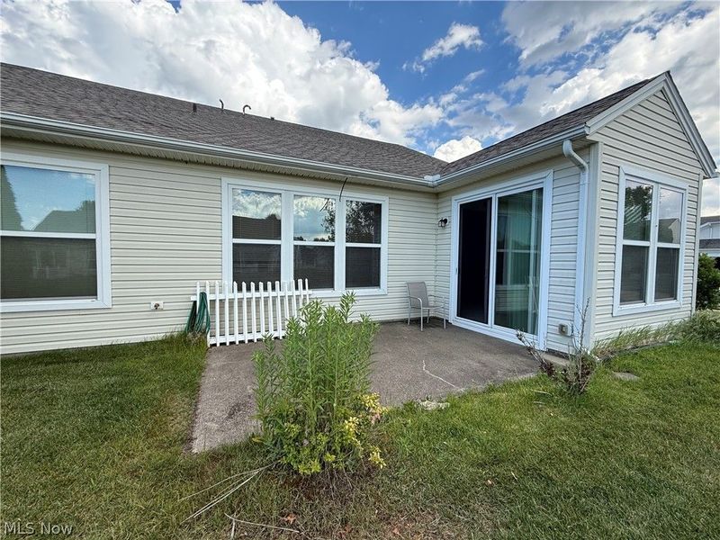9482 Redington Drive, North Ridgeville, OH 44039 Photo 2
