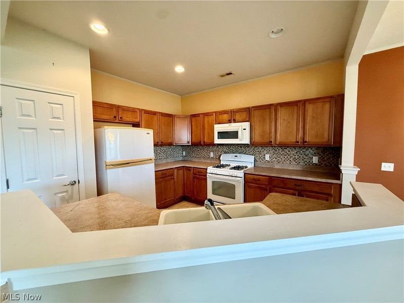 9482 Redington Drive, North Ridgeville, OH 44039 Photo 8