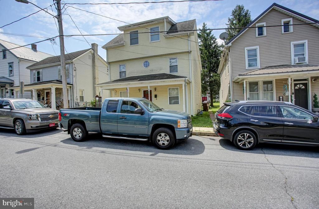 38 W W CALIFORNIA STREET, MERCERSBURG, PA 17236