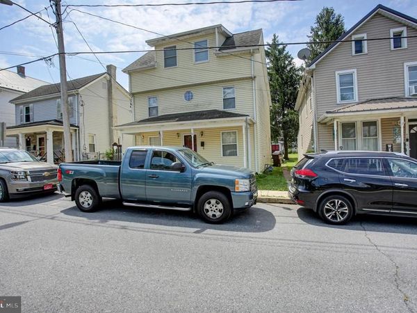 38 W W CALIFORNIA STREET, MERCERSBURG, PA 17236