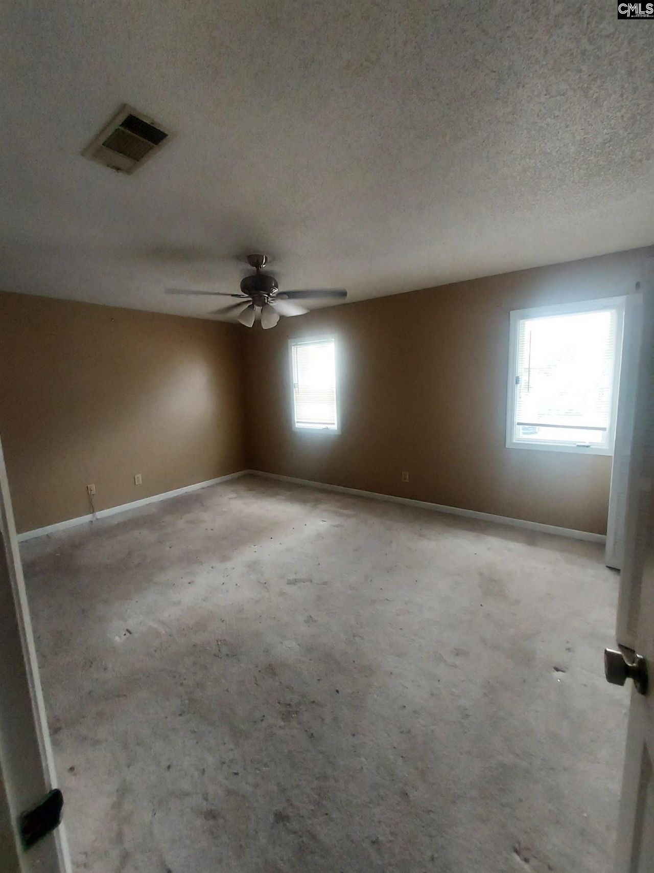 152 Lionsgate Drive  Photo 10