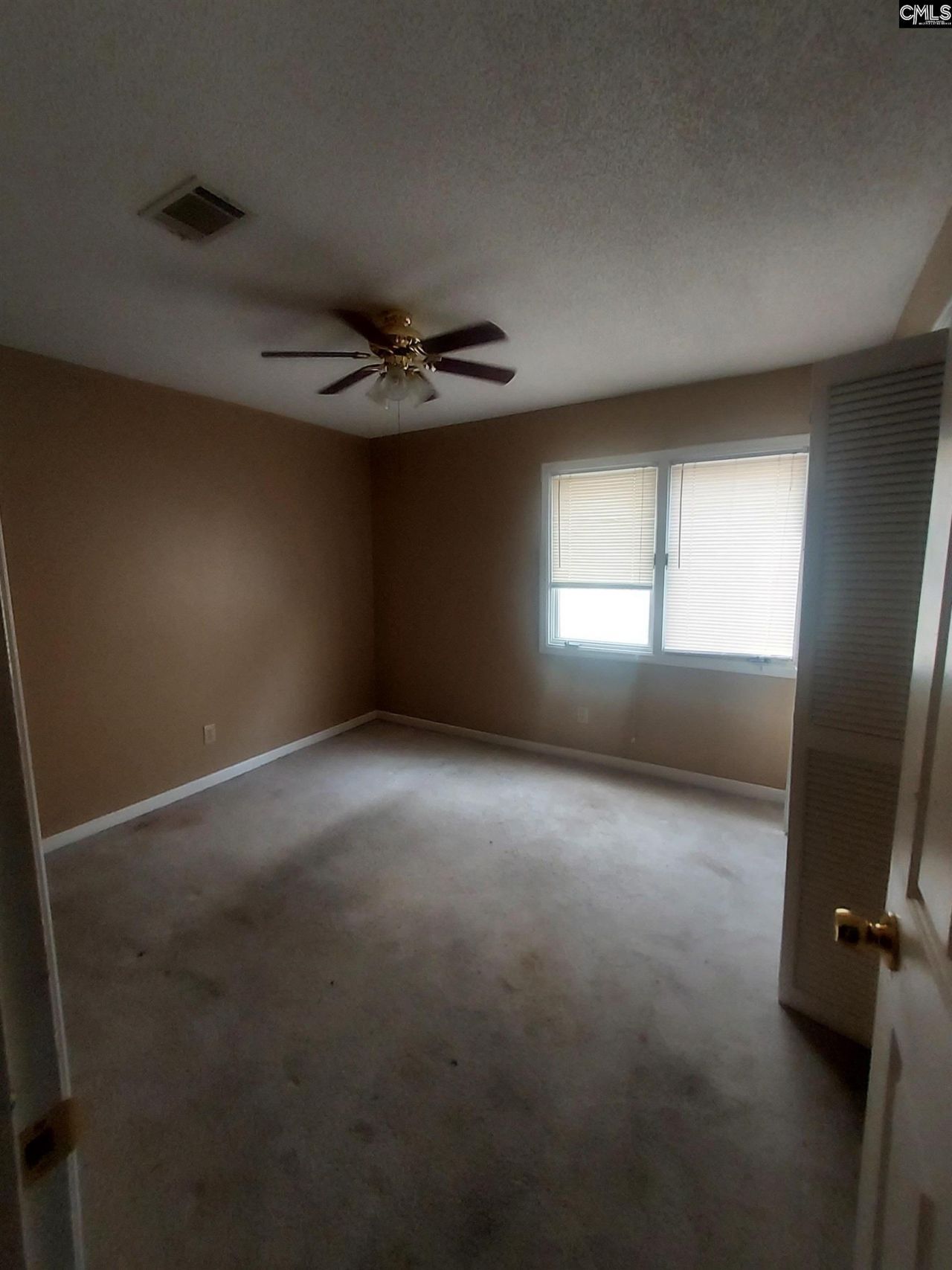 152 Lionsgate Drive  Photo 14