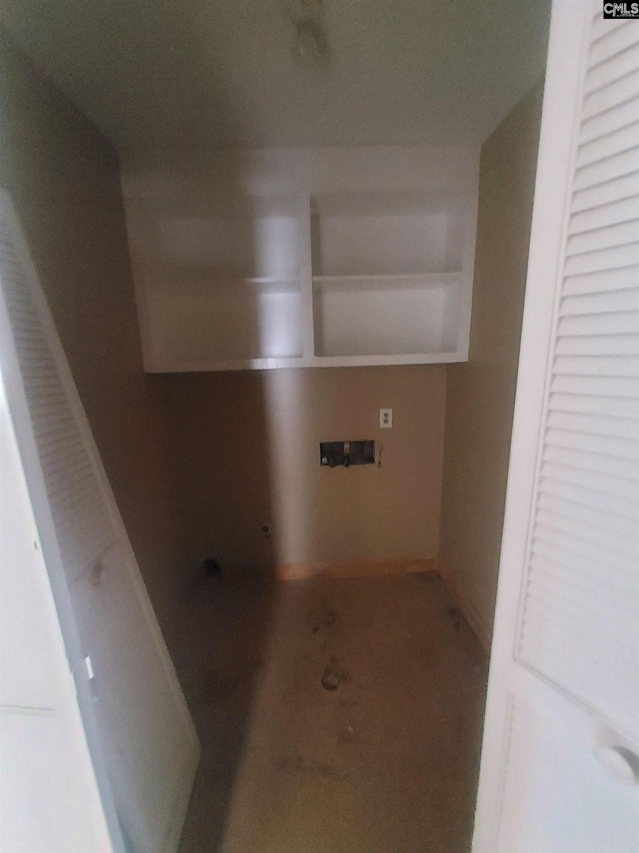 152 Lionsgate Drive  Photo 15