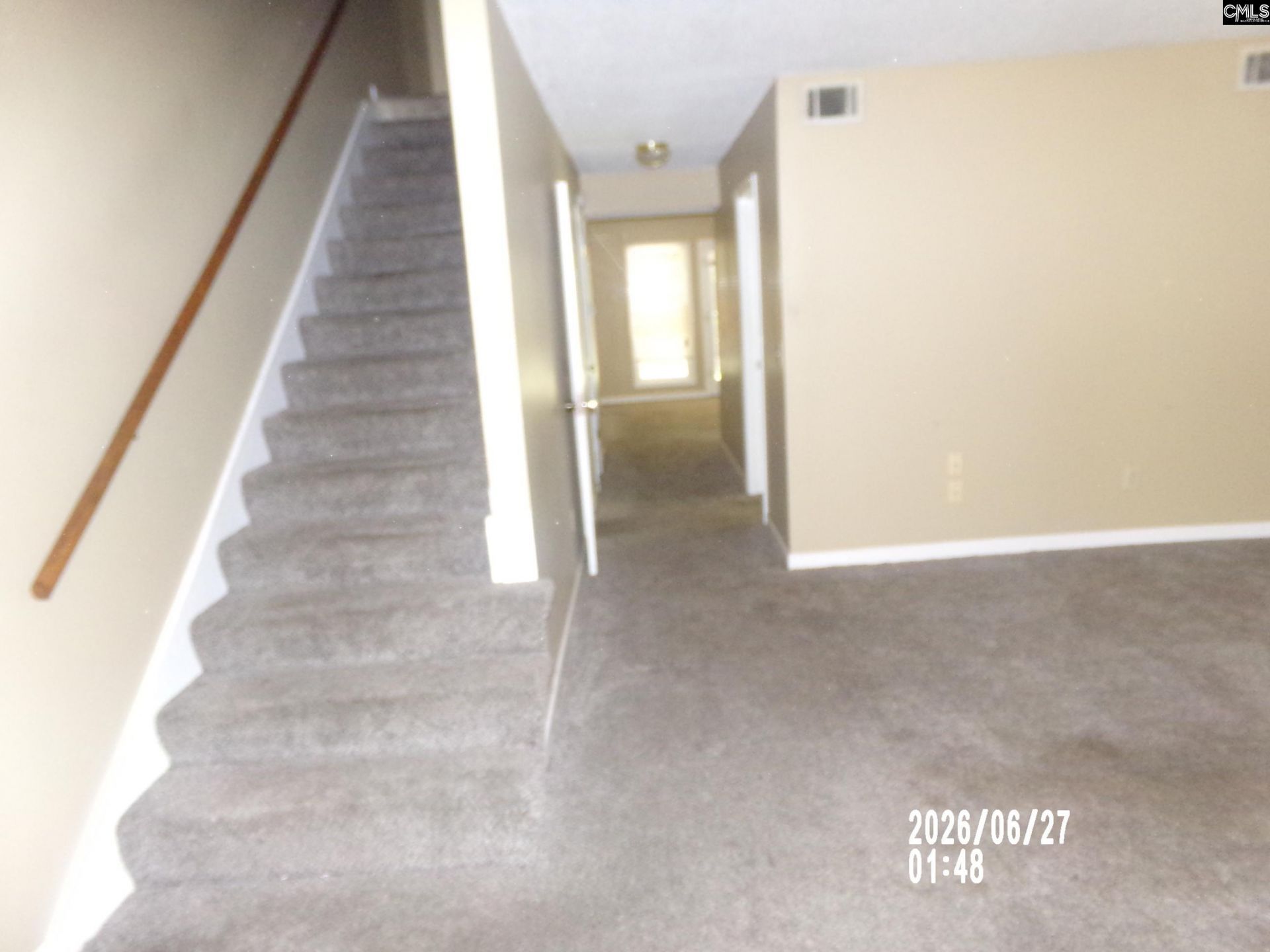 152 Lionsgate Drive  Photo 5