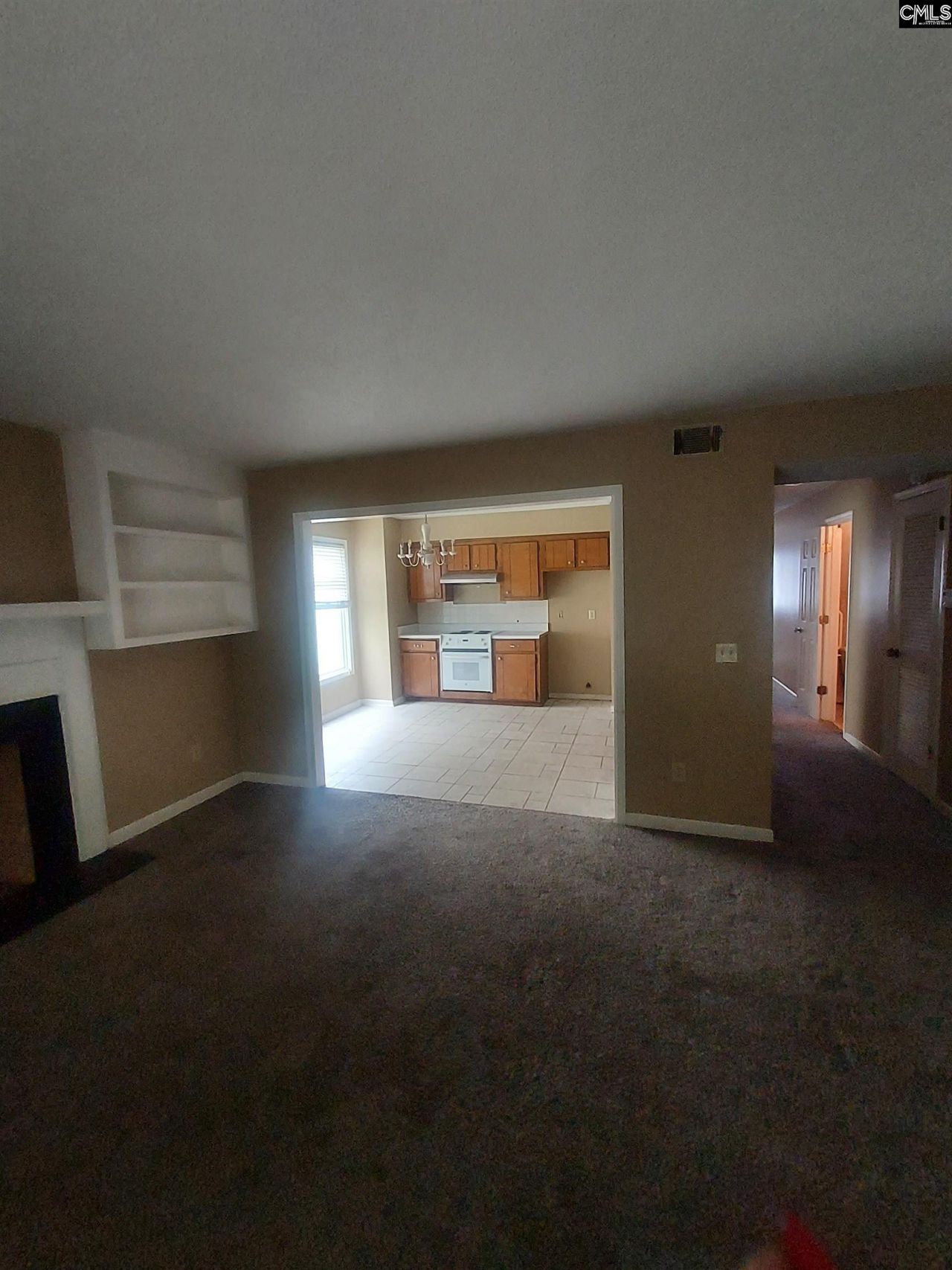 152 Lionsgate Drive  Photo 7