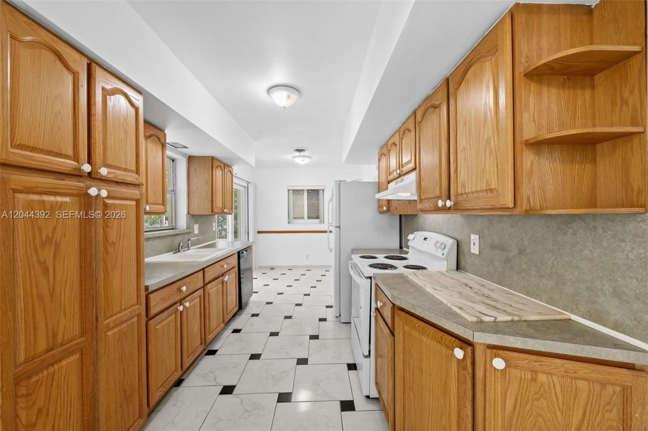 733 N Rainbow Dr , Hollywood, FL 33021 Photo