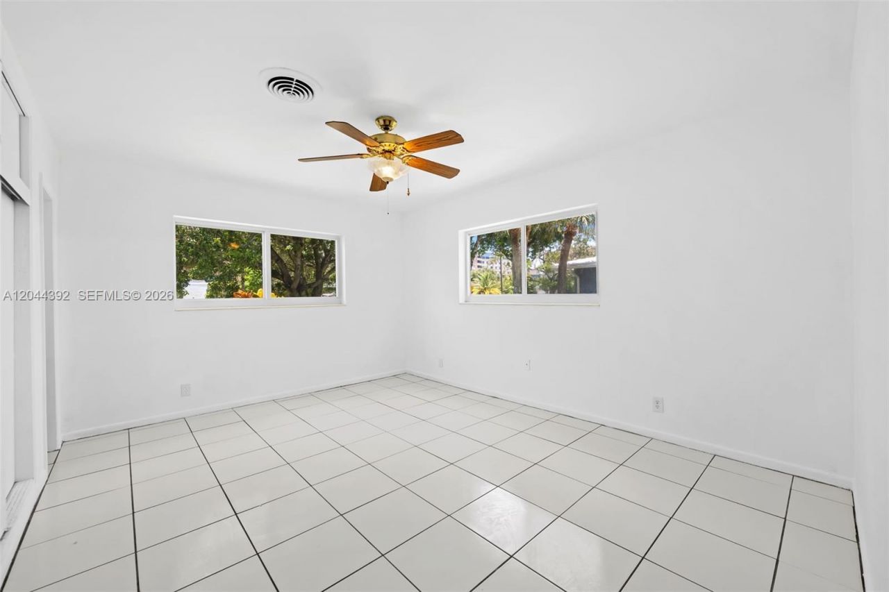 733 N Rainbow Dr , Hollywood, FL 33021 Photo