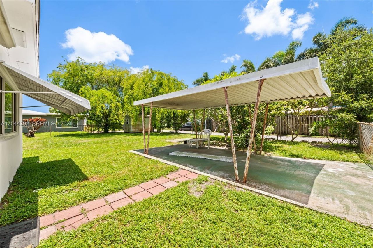 733 N Rainbow Dr , Hollywood, FL 33021 Photo