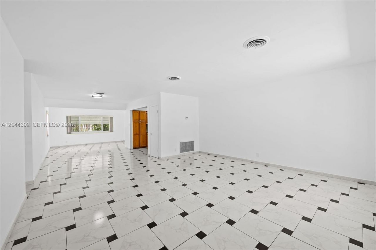 733 N Rainbow Dr , Hollywood, FL 33021 Photo