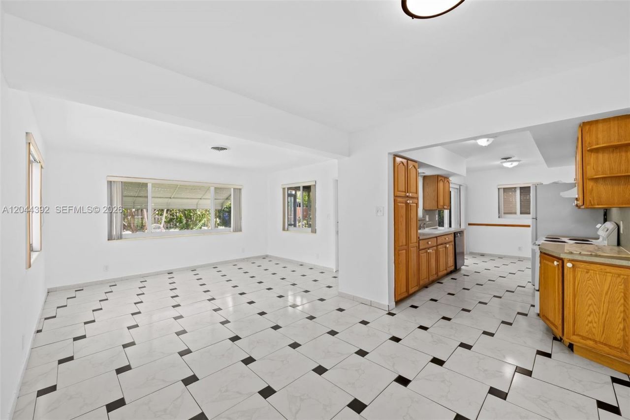 733 N Rainbow Dr , Hollywood, FL 33021 Photo