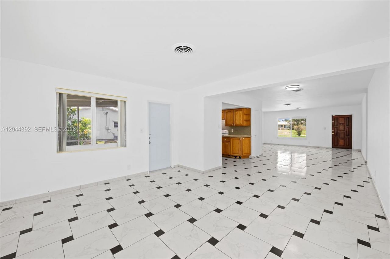 733 N Rainbow Dr , Hollywood, FL 33021 Photo
