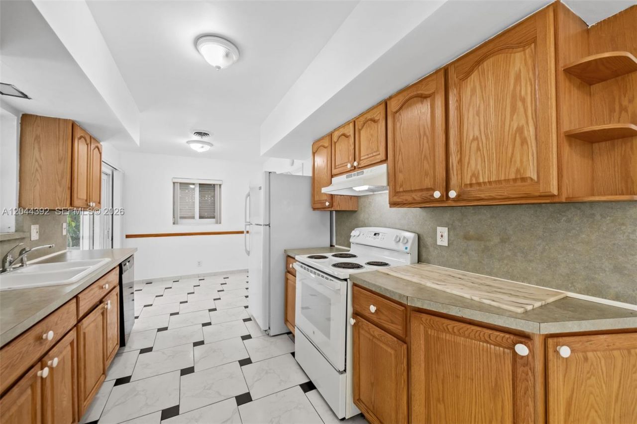 733 N Rainbow Dr , Hollywood, FL 33021 Photo