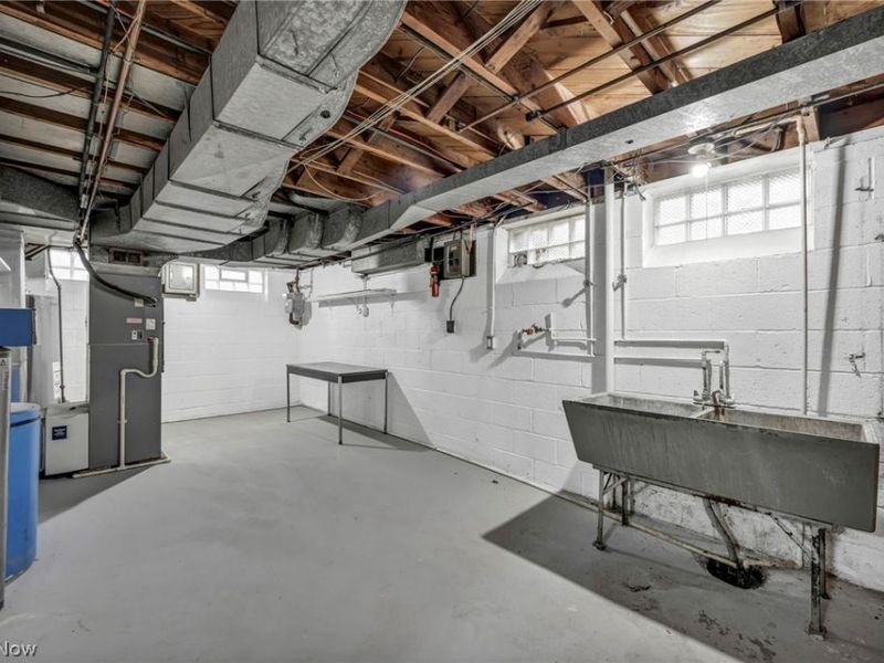 6806 Ottawa, Cleveland, OH 44105 Photo 35