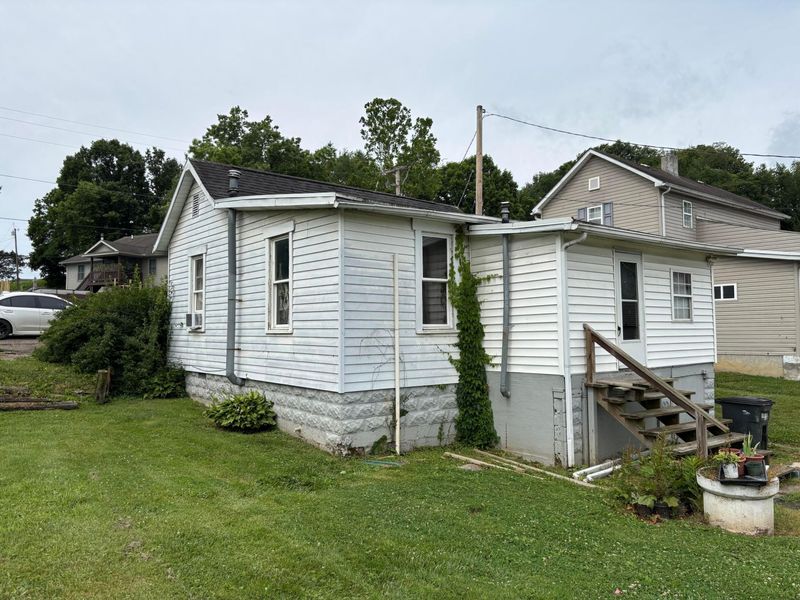 1368 Charles Street , Logan, OH 43138 Photo 3