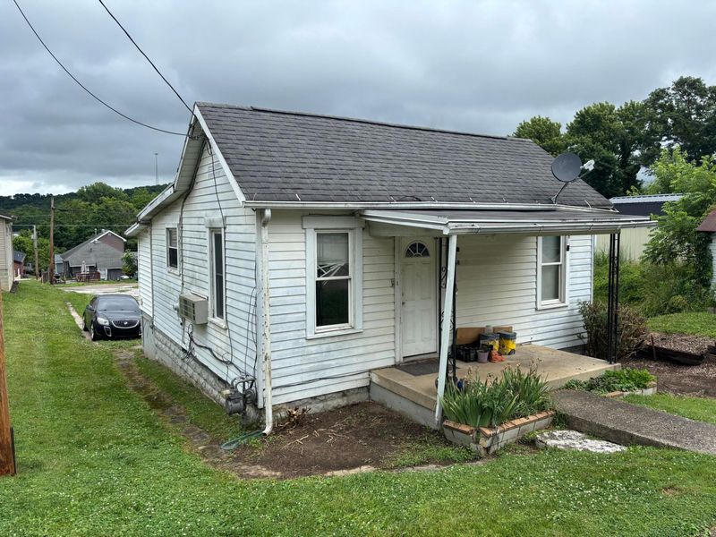 1368 Charles Street , Logan, OH 43138 Photo 5