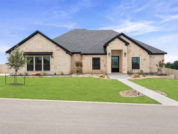 302 Rodeo RD, Salado, TX 76571