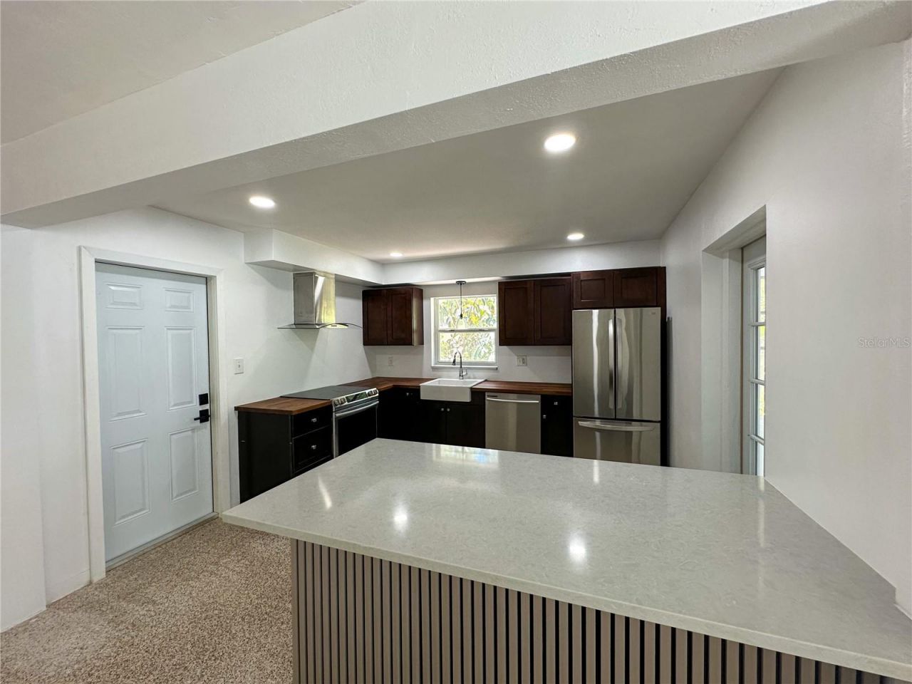 701 52nd Avenue S, Saint Petersburg, FL 33705 Photo