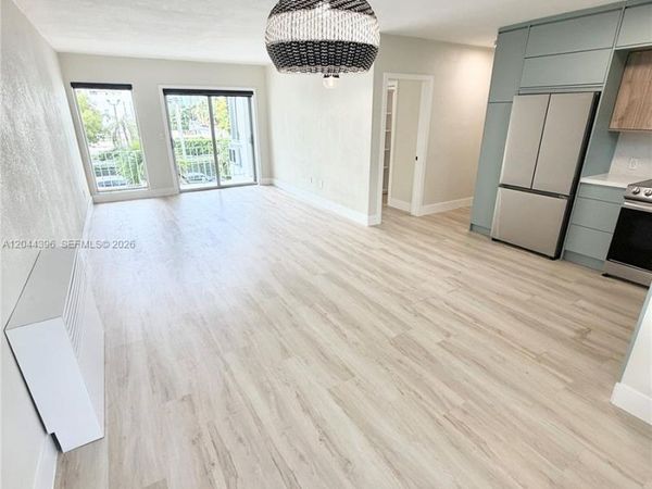 641 Espanola Way , Unit 17, Miami Beach, FL 33139