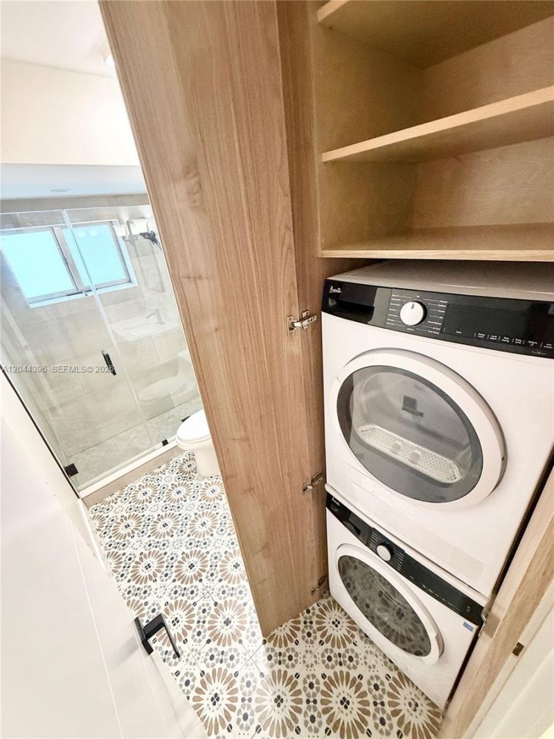 641 Espanola Way, Unit 17, Miami Beach, FL 33139 Photo