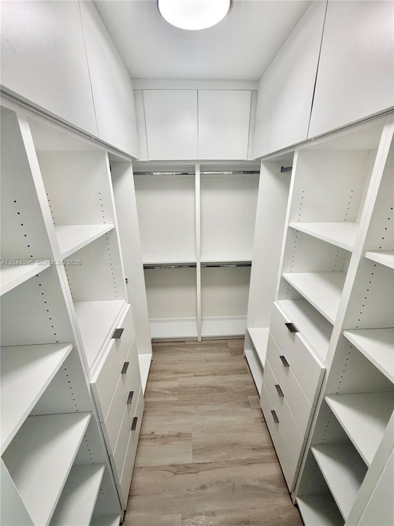 641 Espanola Way, Unit 17, Miami Beach, FL 33139 Photo