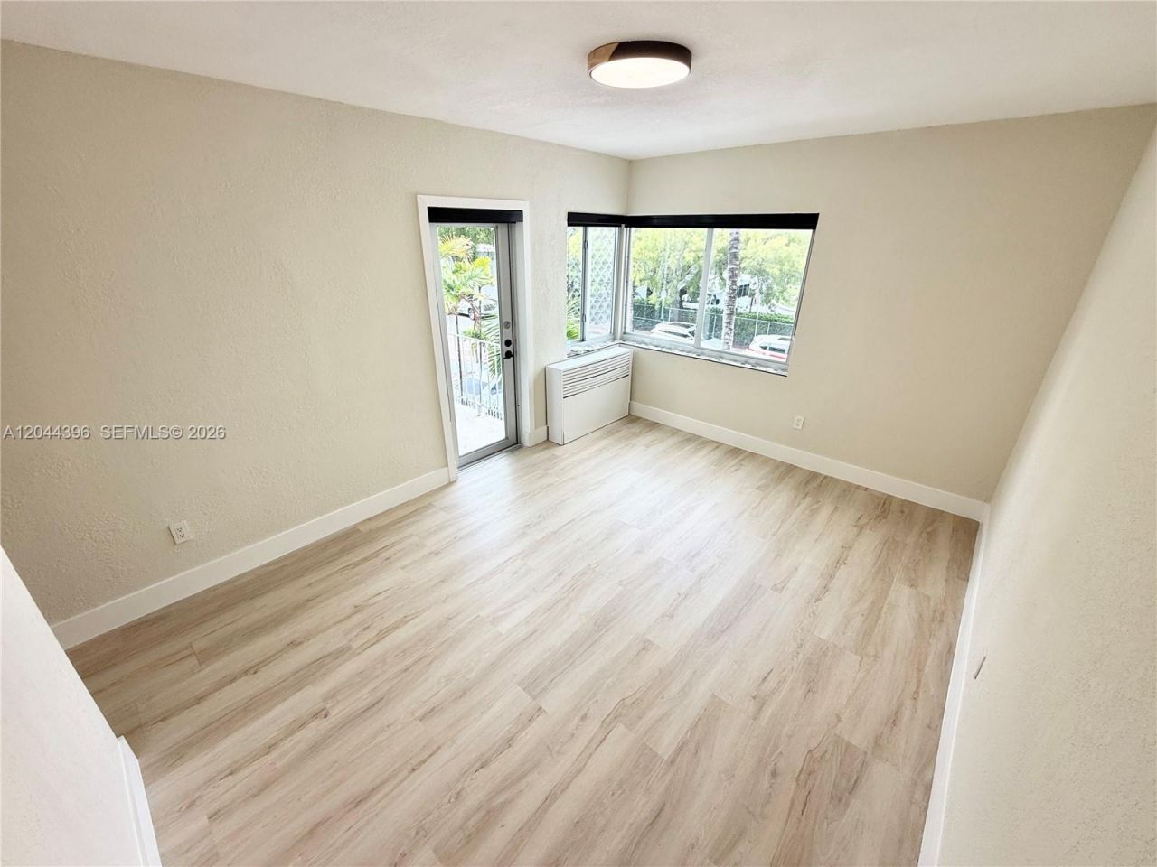 641 Espanola Way, Unit 17, Miami Beach, FL 33139 Photo